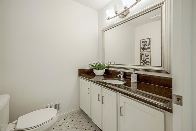 3999 Edmonton Court, Ann Arbor, MI 48103