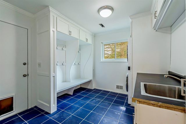 3999 Edmonton Court, Ann Arbor, MI 48103