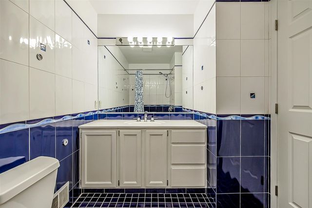 3999 Edmonton Court, Ann Arbor, MI 48103