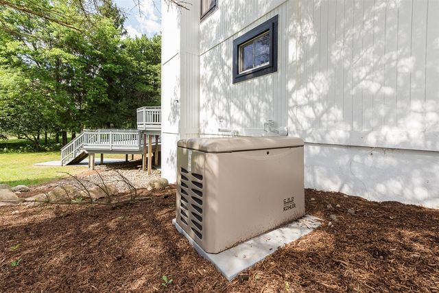 3999 Edmonton Court, Ann Arbor, MI 48103