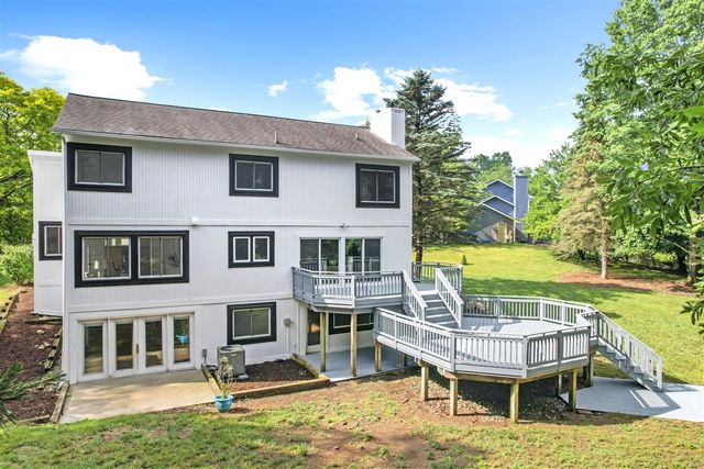 3999 Edmonton Court, Ann Arbor, MI 48103