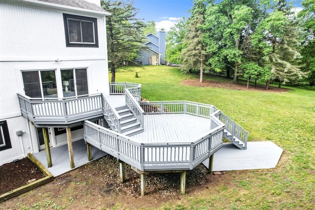 3999 Edmonton Court, Ann Arbor, MI 48103