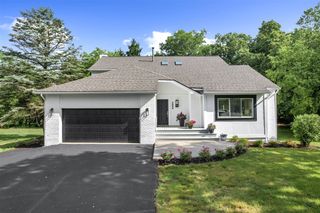 3999 Edmonton Court, Ann Arbor, MI 48103