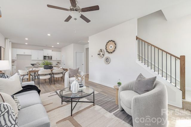 839 Adelston Lane, Asheville, NC 28804