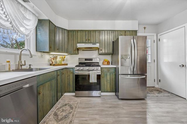 1479 N HILLS AVE, Willow Grove, PA 19090