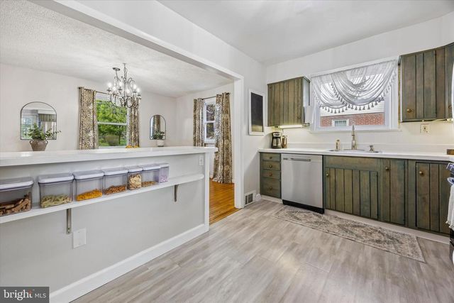 1479 N HILLS AVE, Willow Grove, PA 19090