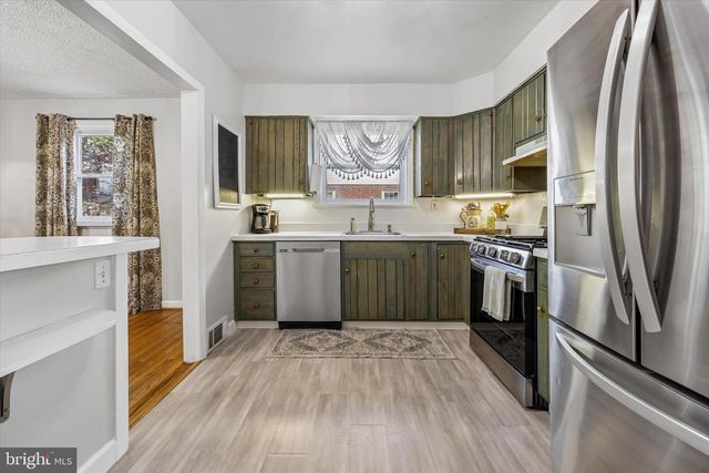 1479 N HILLS AVE, Willow Grove, PA 19090