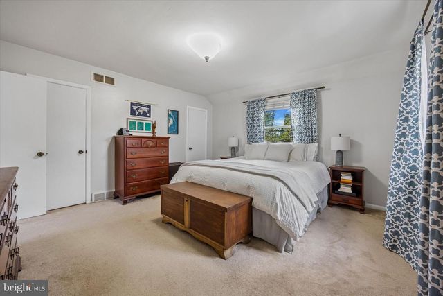 1479 N HILLS AVE, Willow Grove, PA 19090