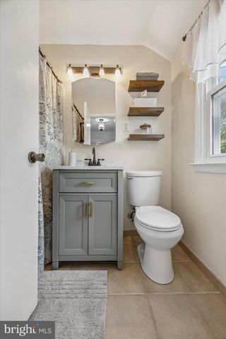 1479 N HILLS AVE, Willow Grove, PA 19090