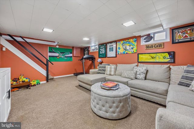 1479 N HILLS AVE, Willow Grove, PA 19090