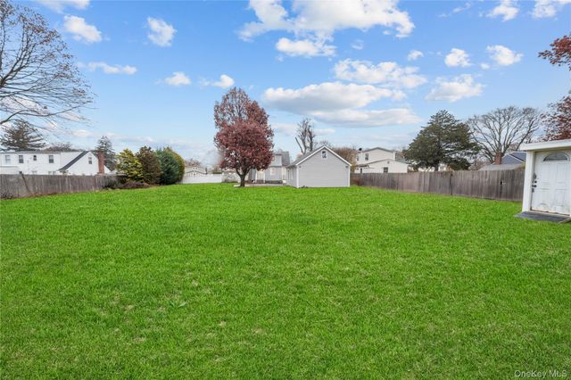 36 W 19th Street, Huntington Station, NY 11746