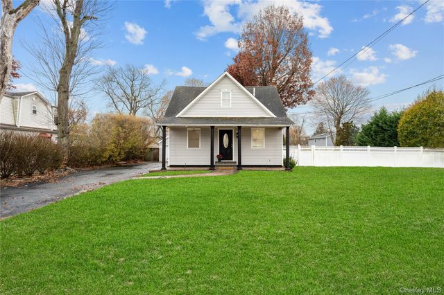 36 W 19th Street, Huntington Station, NY 11746