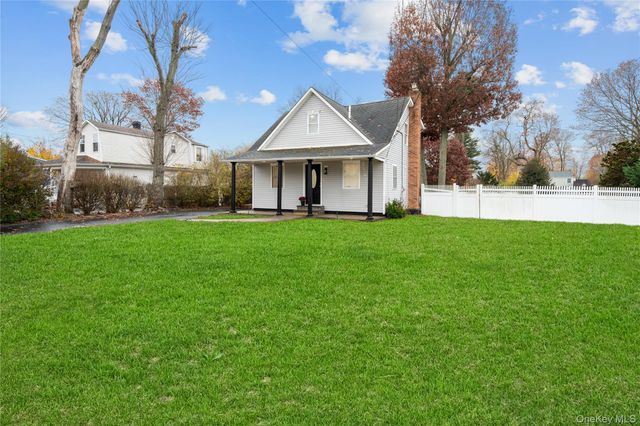 36 W 19th Street, Huntington Station, NY 11746