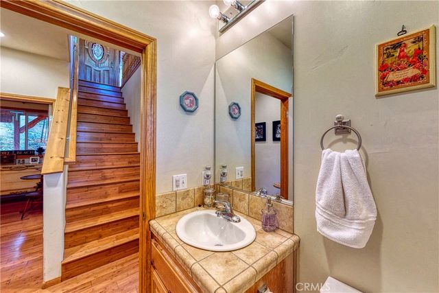 863 Grass Valley, Lake Arrowhead, CA 92352