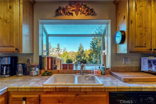 863 Grass Valley, Lake Arrowhead, CA 92352