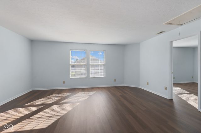 2895 Hearthside Drive, Greenwood, IN 46143