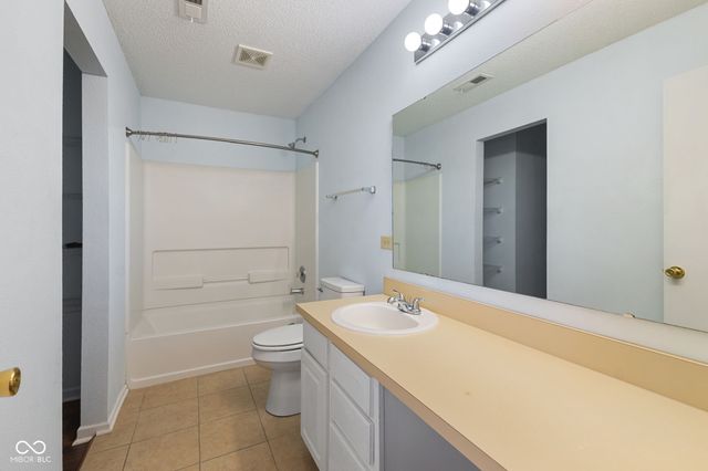 2895 Hearthside Drive, Greenwood, IN 46143