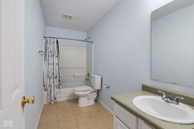 2895 Hearthside Drive, Greenwood, IN 46143