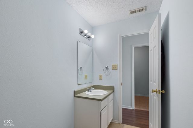 2895 Hearthside Drive, Greenwood, IN 46143