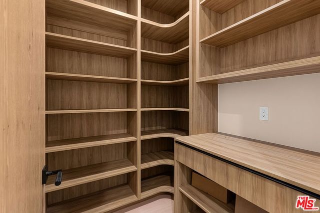 1621 S Garth Avenue, Los Angeles, CA 90035