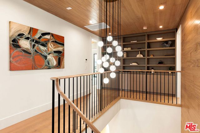 1621 S Garth Avenue, Los Angeles, CA 90035