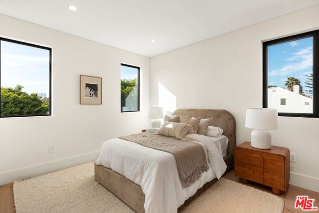 1621 S Garth Avenue, Los Angeles, CA 90035