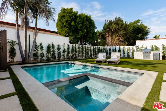 1621 S Garth Avenue, Los Angeles, CA 90035