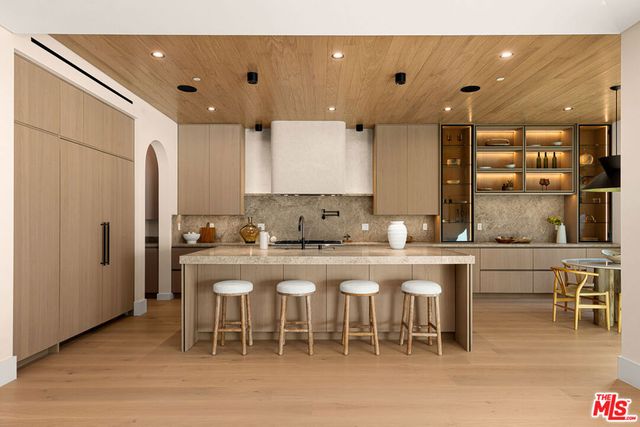 1621 S Garth Avenue, Los Angeles, CA 90035