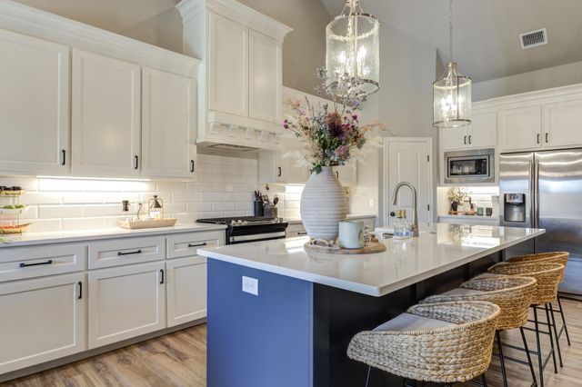 135 Calvin Drive, Wolfforth, TX 79382