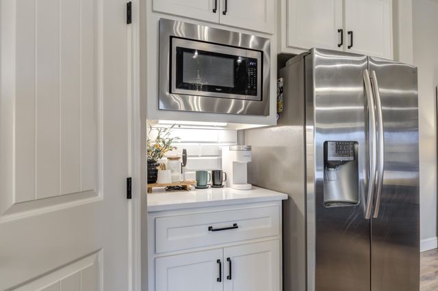 135 Calvin Drive, Wolfforth, TX 79382