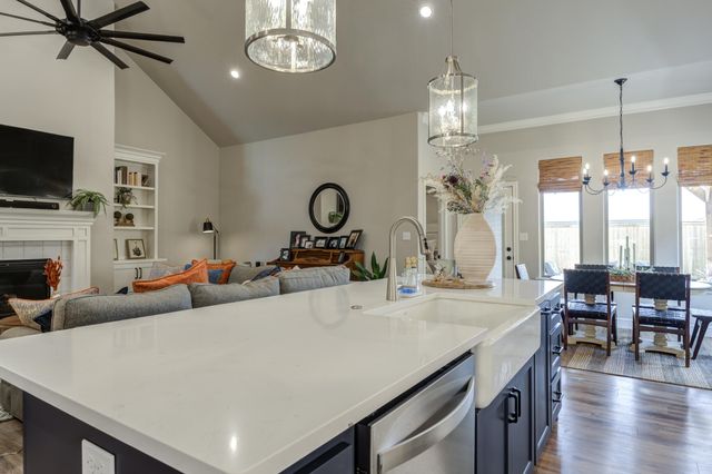 135 Calvin Drive, Wolfforth, TX 79382