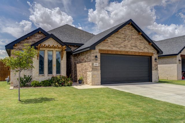 135 Calvin Drive, Wolfforth, TX 79382