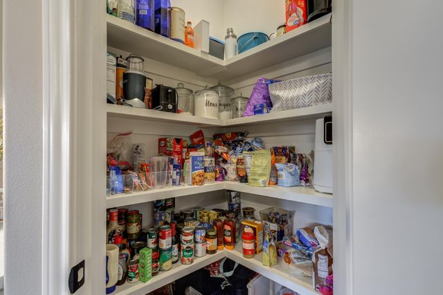 135 Calvin Drive, Wolfforth, TX 79382