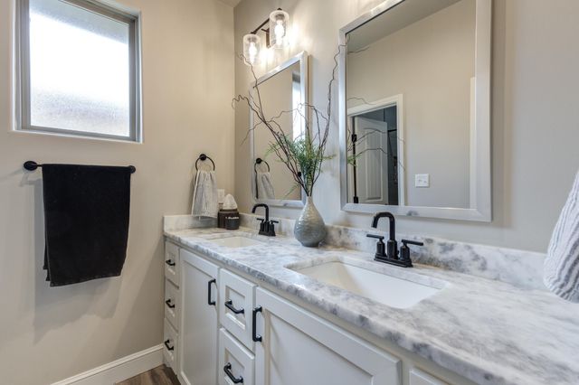 135 Calvin Drive, Wolfforth, TX 79382