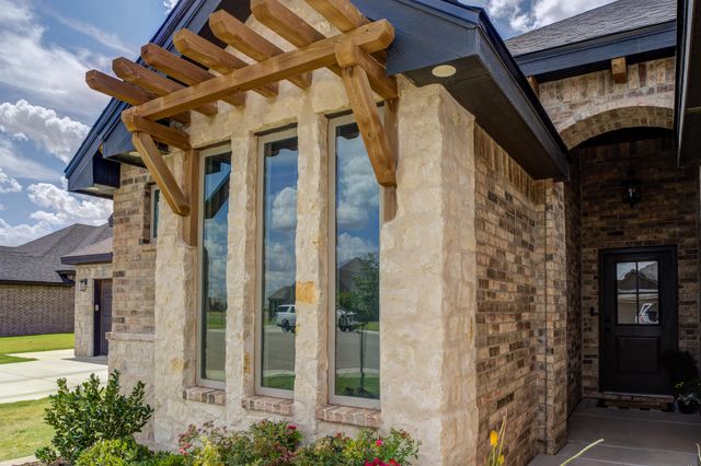 135 Calvin Drive, Wolfforth, TX 79382