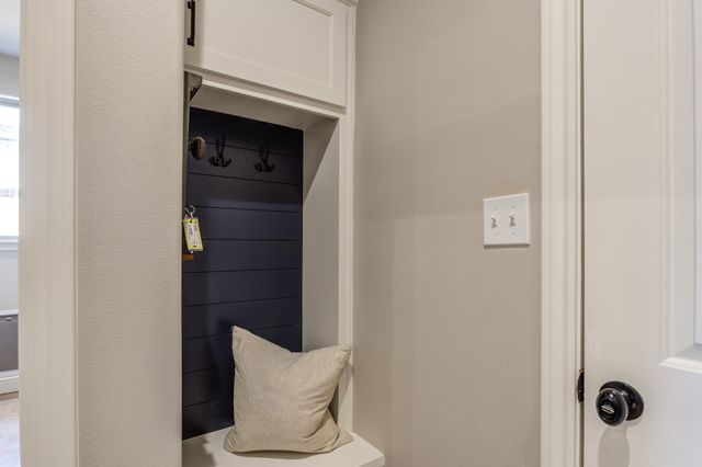 135 Calvin Drive, Wolfforth, TX 79382