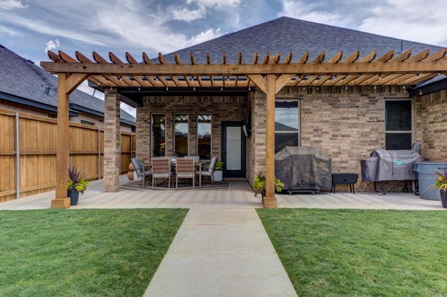 135 Calvin Drive, Wolfforth, TX 79382