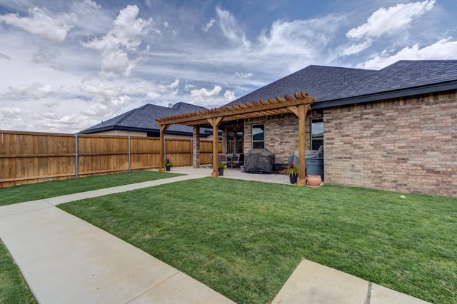 135 Calvin Drive, Wolfforth, TX 79382