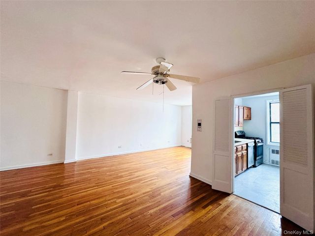 141-05 Pershing Crescent 202, Briarwood, NY 11432