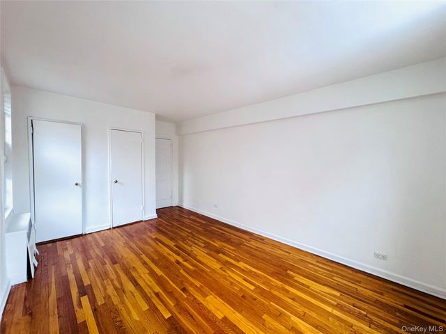 141-05 Pershing Crescent 202, Briarwood, NY 11432