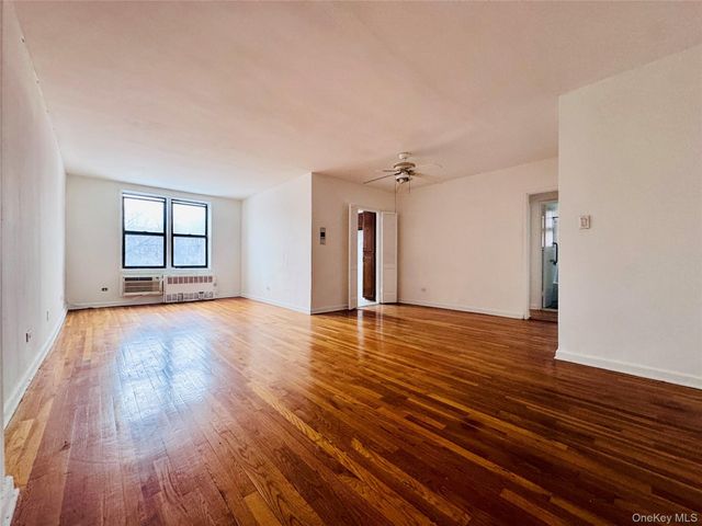 141-05 Pershing Crescent 202, Briarwood, NY 11432