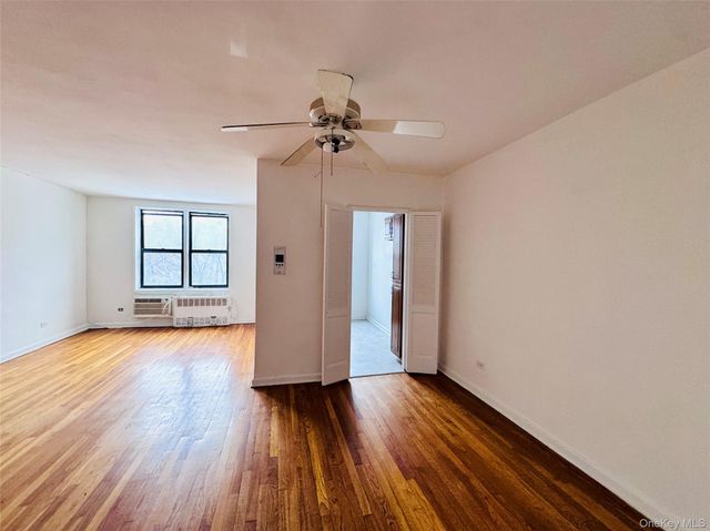 141-05 Pershing Crescent 202, Briarwood, NY 11432