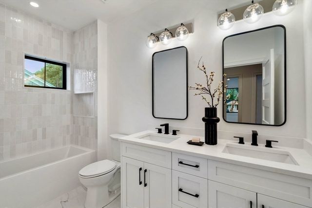 71 Cloverdale 1, Newton, MA 02461