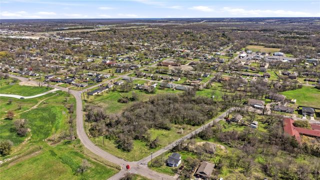 1700 Agnew Street, Bonham, TX 75418