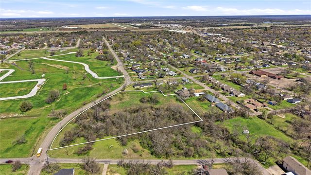 1700 Agnew Street, Bonham, TX 75418