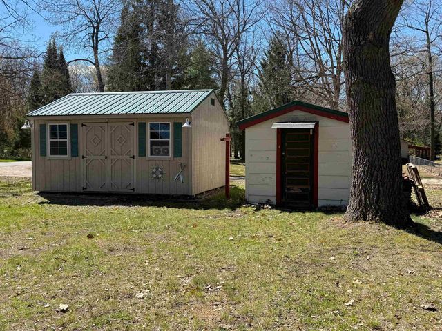 6321 Elk Lake Road, Gladwin, MI 48624