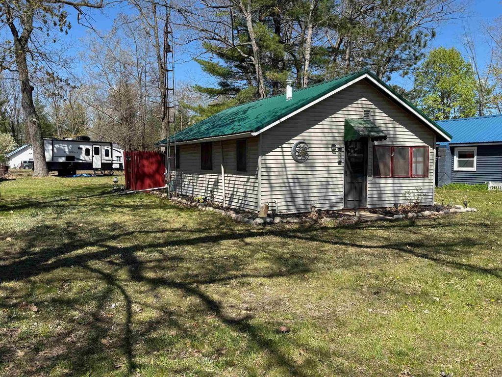 6321 Elk Lake Road, Gladwin, MI 48624