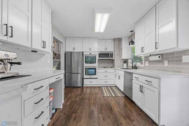 2458 W Country Club Drive S, Fargo, ND 58103