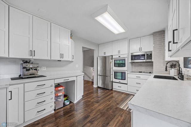 2458 W Country Club Drive S, Fargo, ND 58103