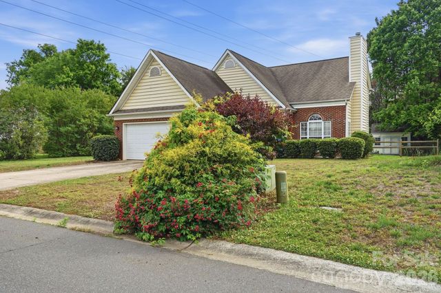 6914 Weirton Place, Charlotte, NC 28226